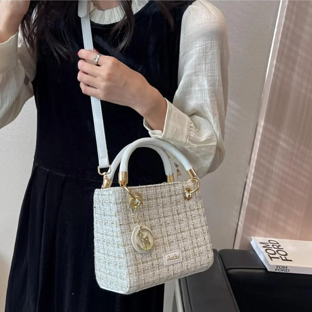 N/A quilted shoulder